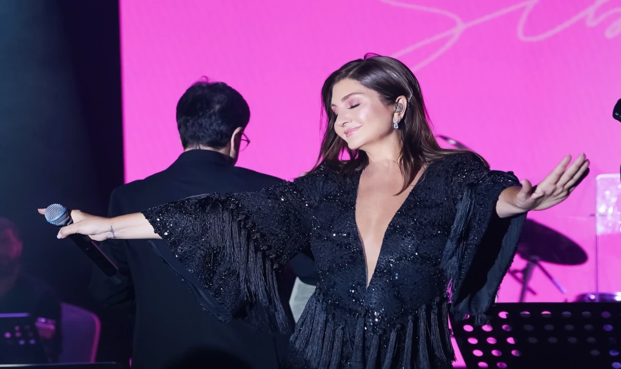 Sibel Can’dan Bayram Coşkusu: Kıbrıs'ta Sanat Dolu Unutulmaz Gece!