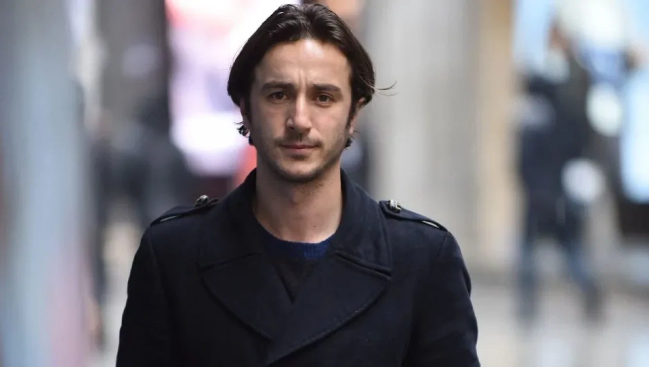 Ahmet Rıfat Şungar Kimdir, Nereli, Kaç Yaşında, Sevgilisi Kim, Hangi Dizilerde Yer Aldı?