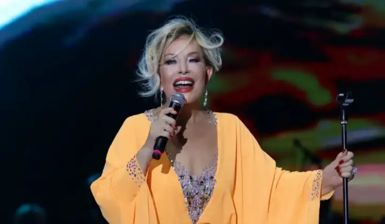 8 Mart Dünya Kadınlar Gününde Emel Sayın Sahnede