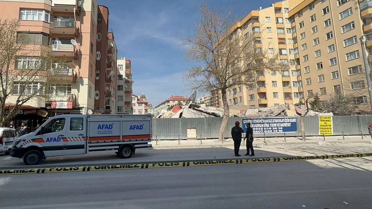 Konya’da 6 Katlı Bina Çöktü! Tahliye Kararı Facianın Önüne Geçti