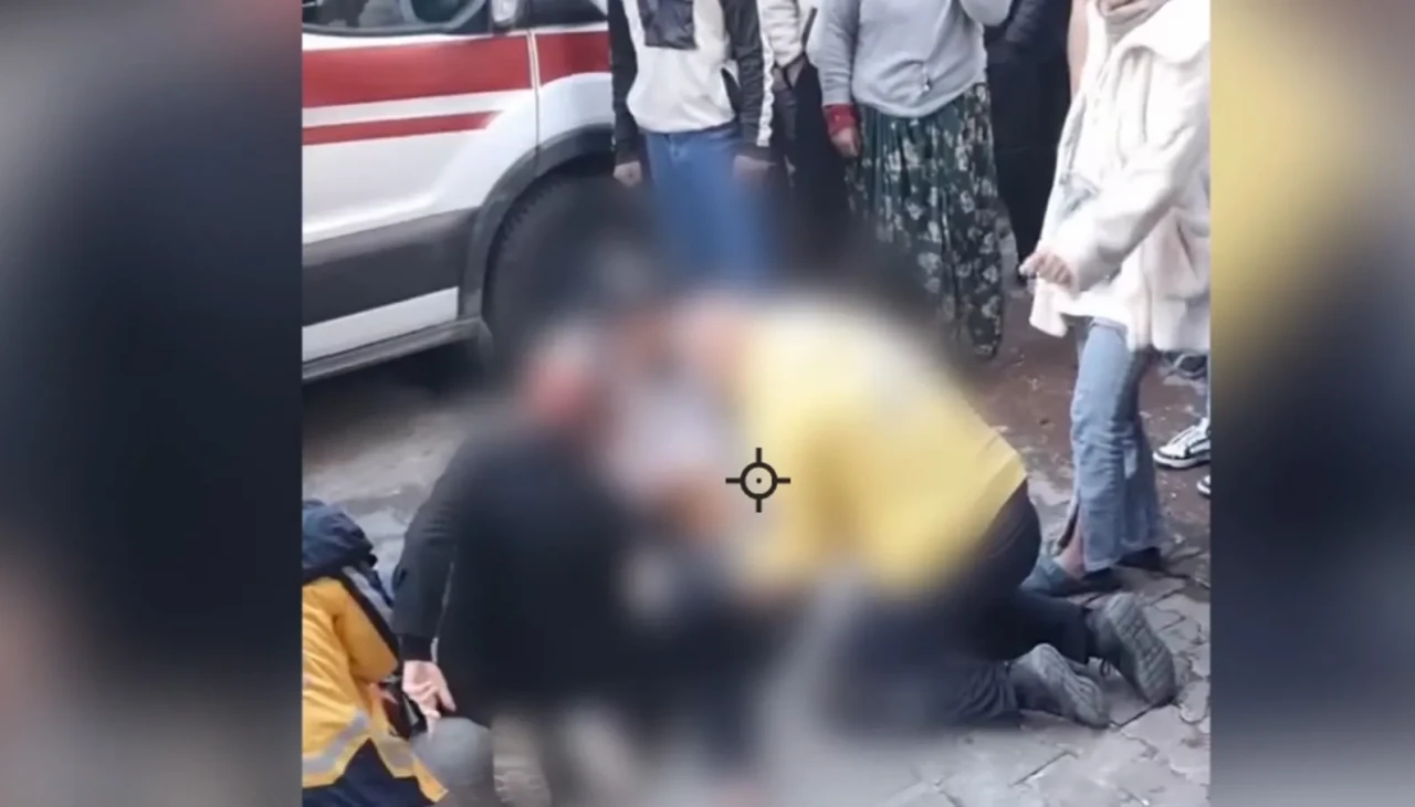 Bahçelievler’de Kanlı Gece! 16 Yaşındaki Çocuk Hayatını Kaybetti