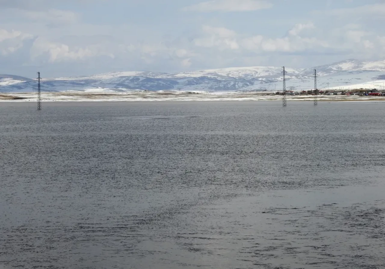 Kura Nehri Taştı, Göle Ovası Sular Altında: Doğa Alarm Veriyor!
