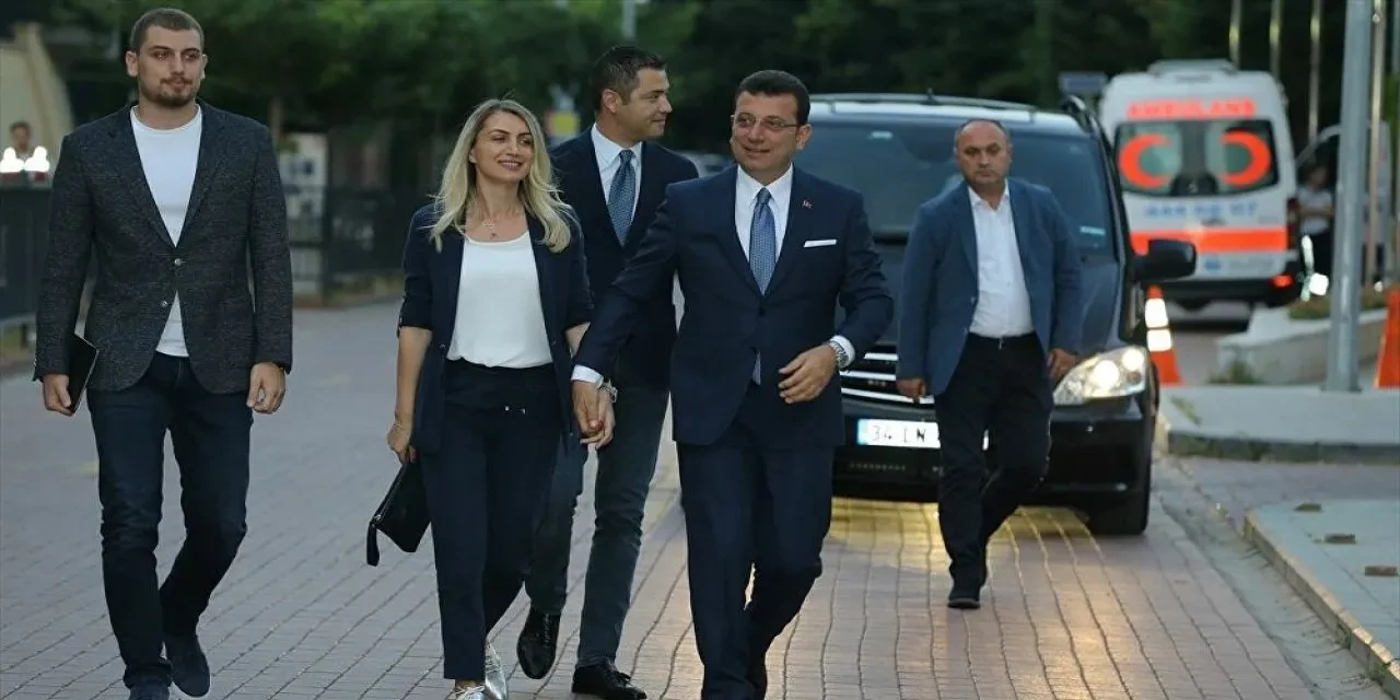 İstanbul’u yönetemeyen ailesini nasıl yönetsin! Ekrem İmamoğlu ve eşi 6 aydır ayrı evlerde