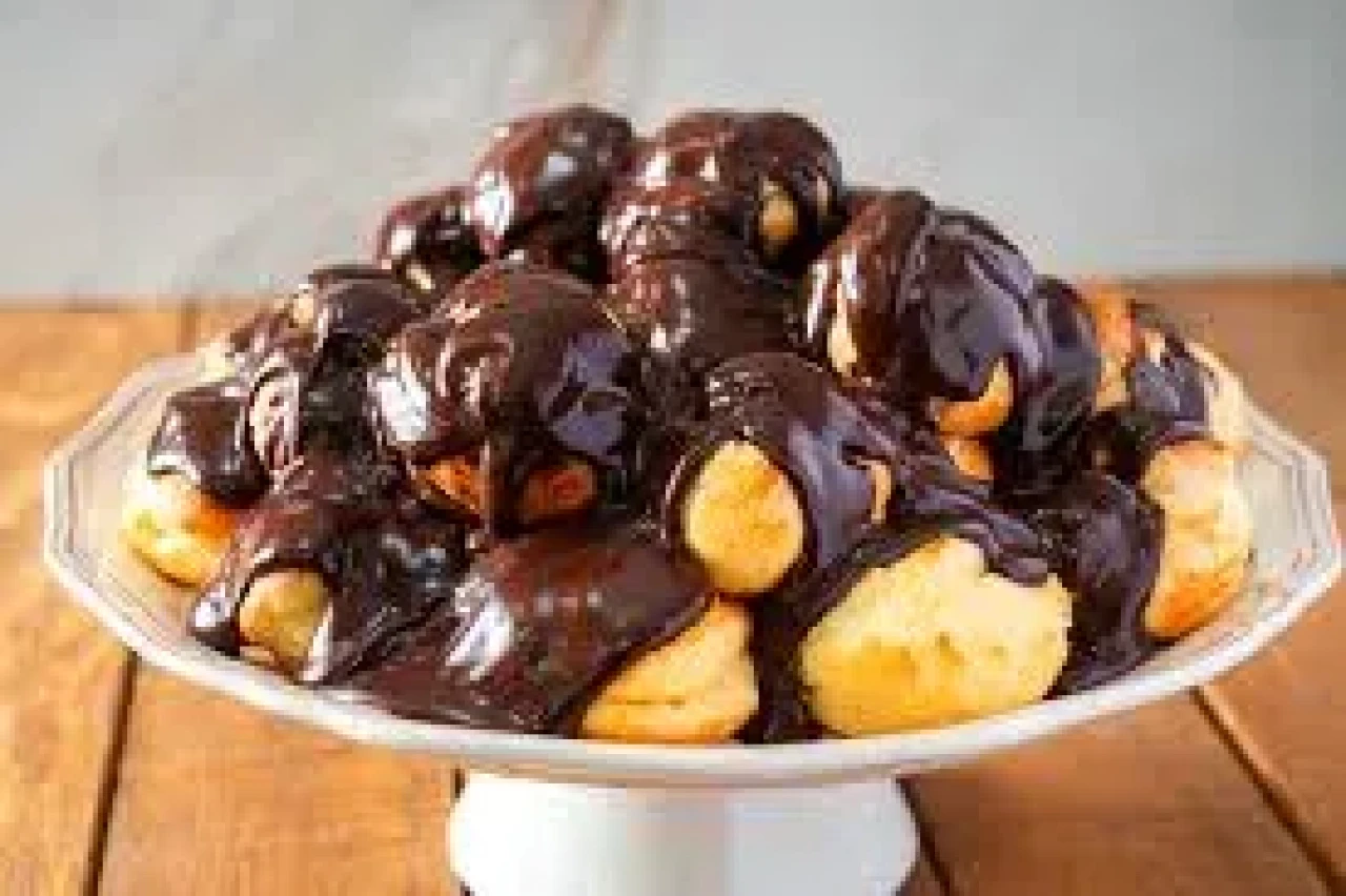 Evde Çikolata Soslu Profiterol Yapmanın Püf Noktaları