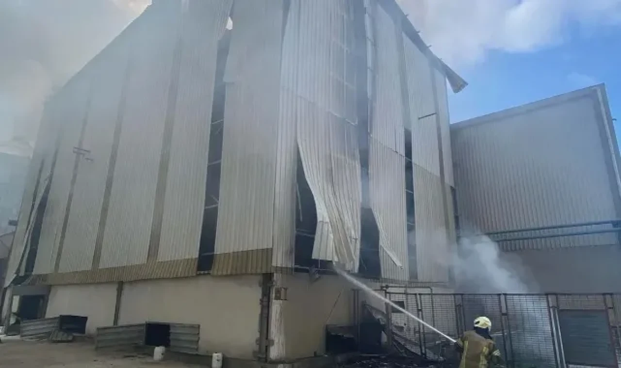 Aliağa'da Sanayi Bölgesinde Korkutan Patlama: Ölü ve Yaralılar Var!