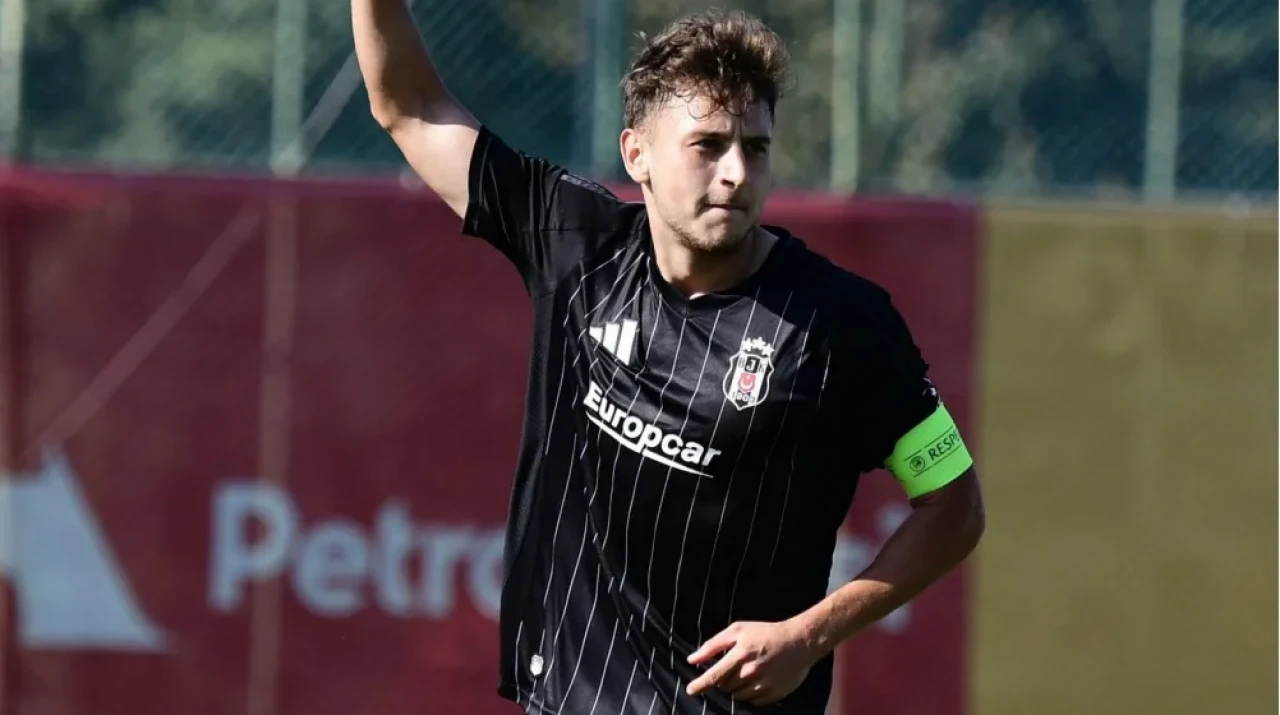 Beşiktaş'ın Genç Oyuncusu Fahri Kerem Ay Kimdir, Kaç Yaşında, Hangi Mevkide Oynuyor?