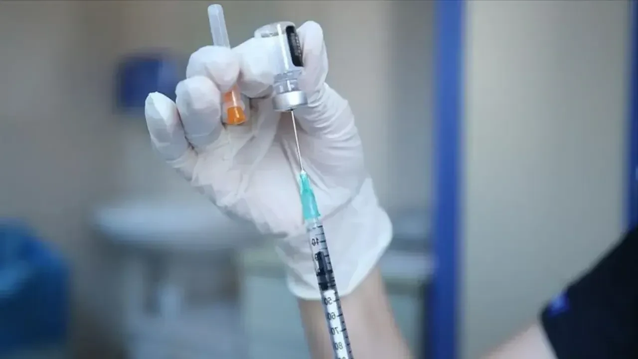 Kovid-19 aşıları kalp hastalıklarını artırıyor mu? Uzman yanıtladı!