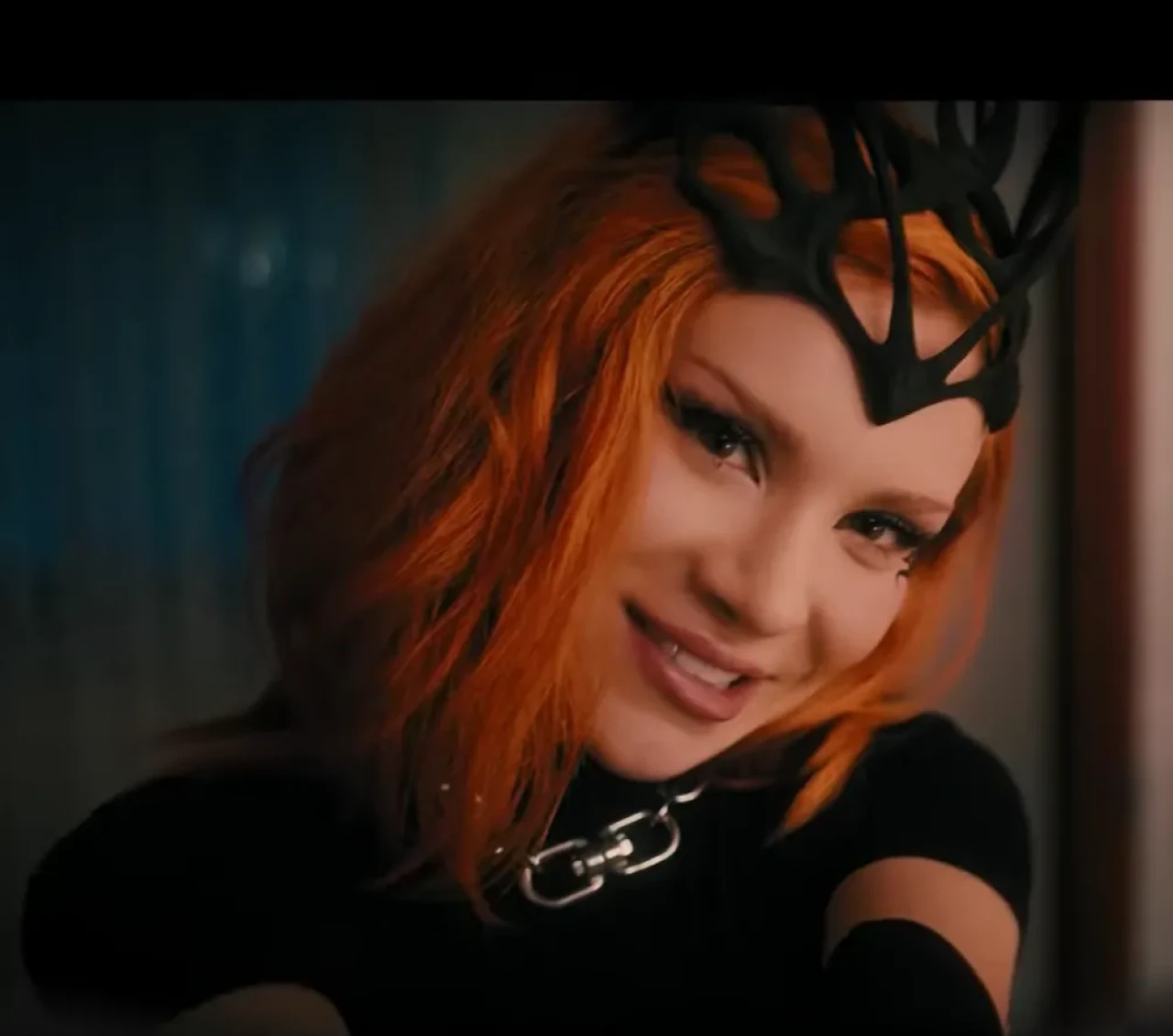 Feride Hilal Akın Kimdir, Kaç Yaşında, Nereli, Evli mi, Mesleği Nedir, Şarkıları ve Rol Aldığı Diziler Nelerdir?