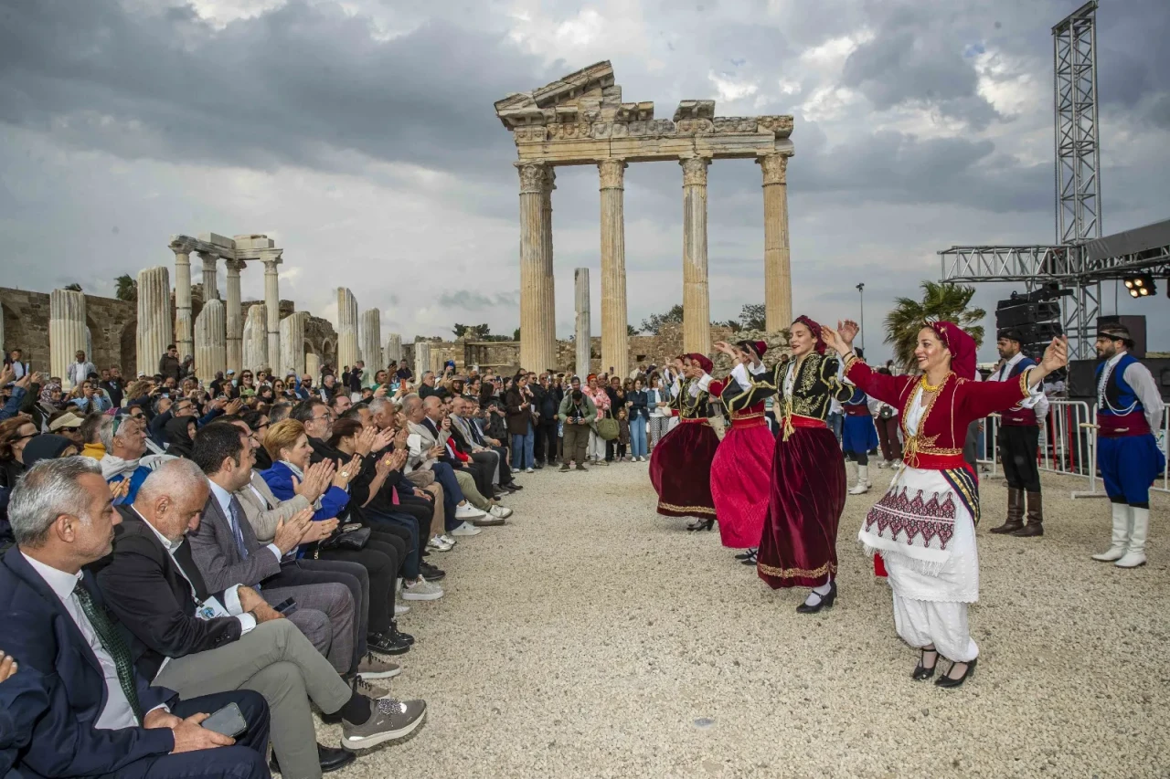 Girit’ten Side’ye Tat Yolculuğu Başladı: Apollon’un Gölgesinde Unutulmaz Festival