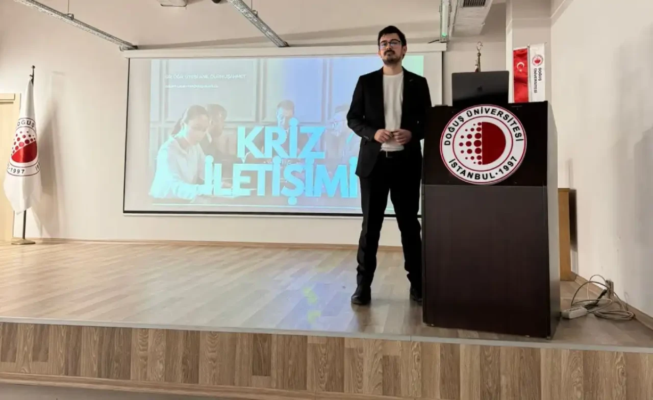 Dr. Anıl Durmuşahmet: Sosyal Medyada Mahremiyet Bir İllüzyondur!