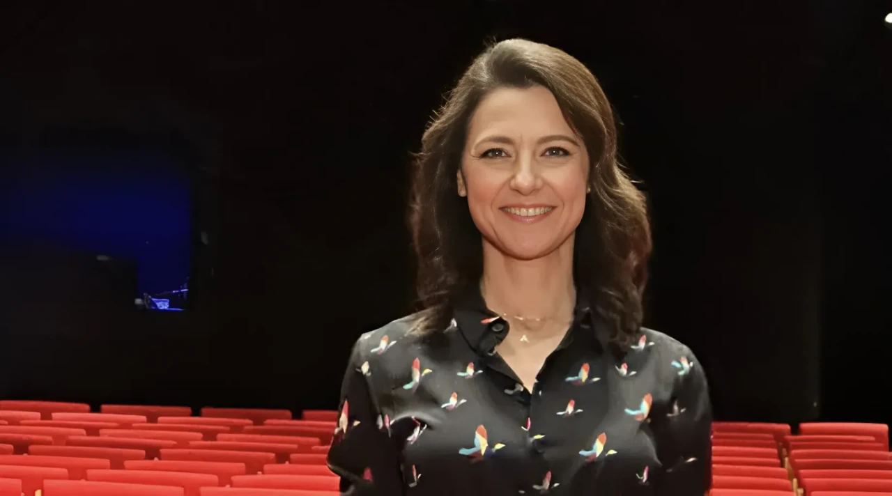 Aysun Öz Kimdir, Aslen Nereli, Kaç Yaşında, Ne İş Yapıyor, Kiminle Evli, Eşi Kim? Yazılı Basından Televizyon Ekranlarına