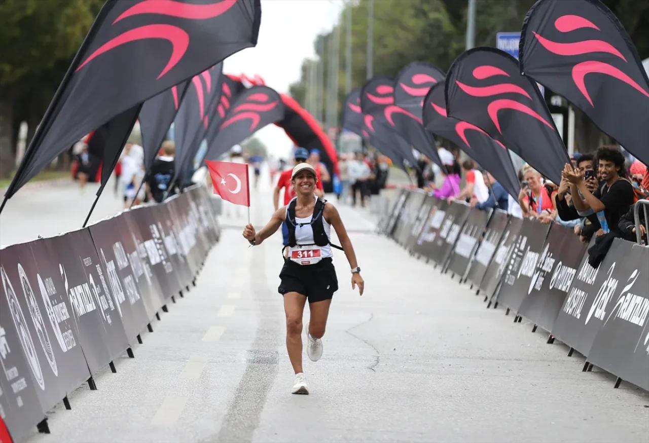 20. Uluslararası Runtalya Maratonu Büyük Coşkuyla Tamamlandı: Maratona 10 Bin Koşucu Katıldı!