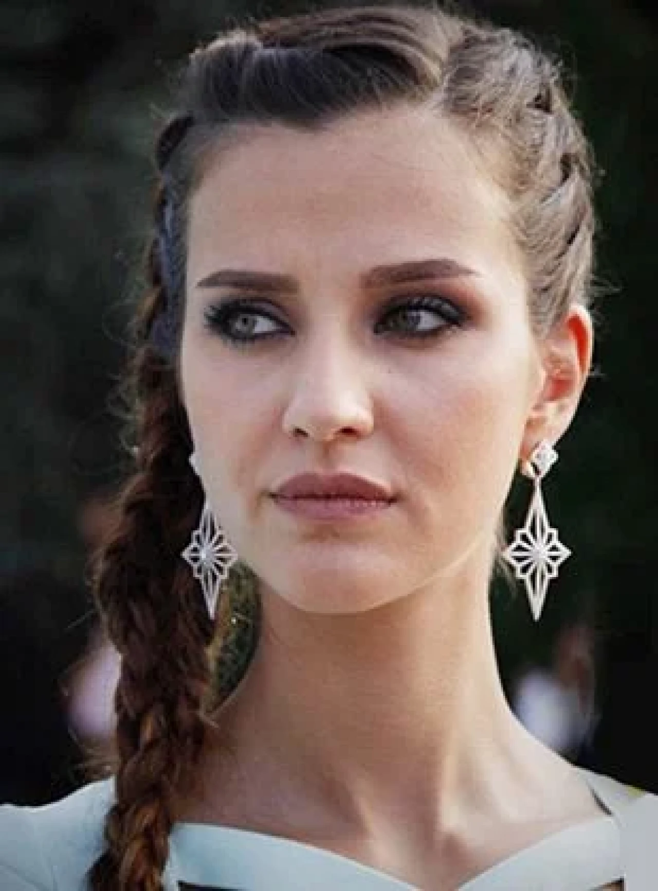 İrem Helvacıoğlu'ndan Sürpriz Haber! Ünlü Oyuncu İlk Bebeğini Bekliyor