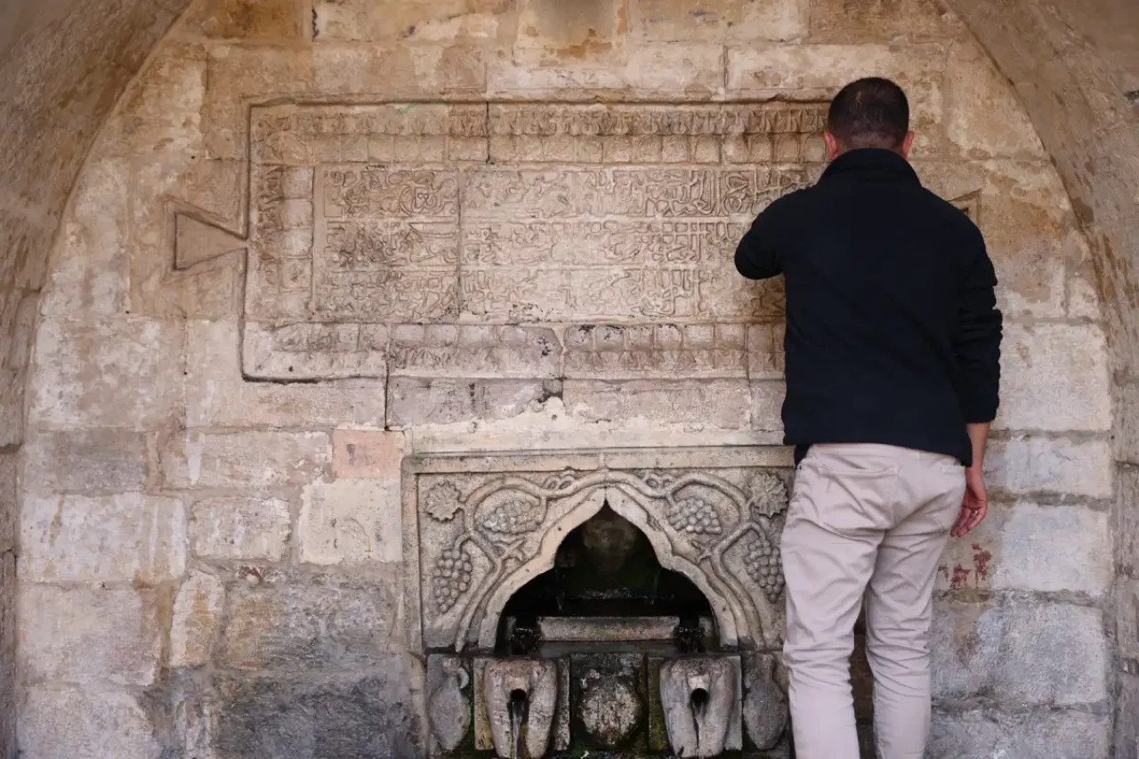 Mardin’in 900 Yıllık Su Mirası Hayat Buluyor: Tarihi Çeşmeler Bir Bir Restore Ediliyor!