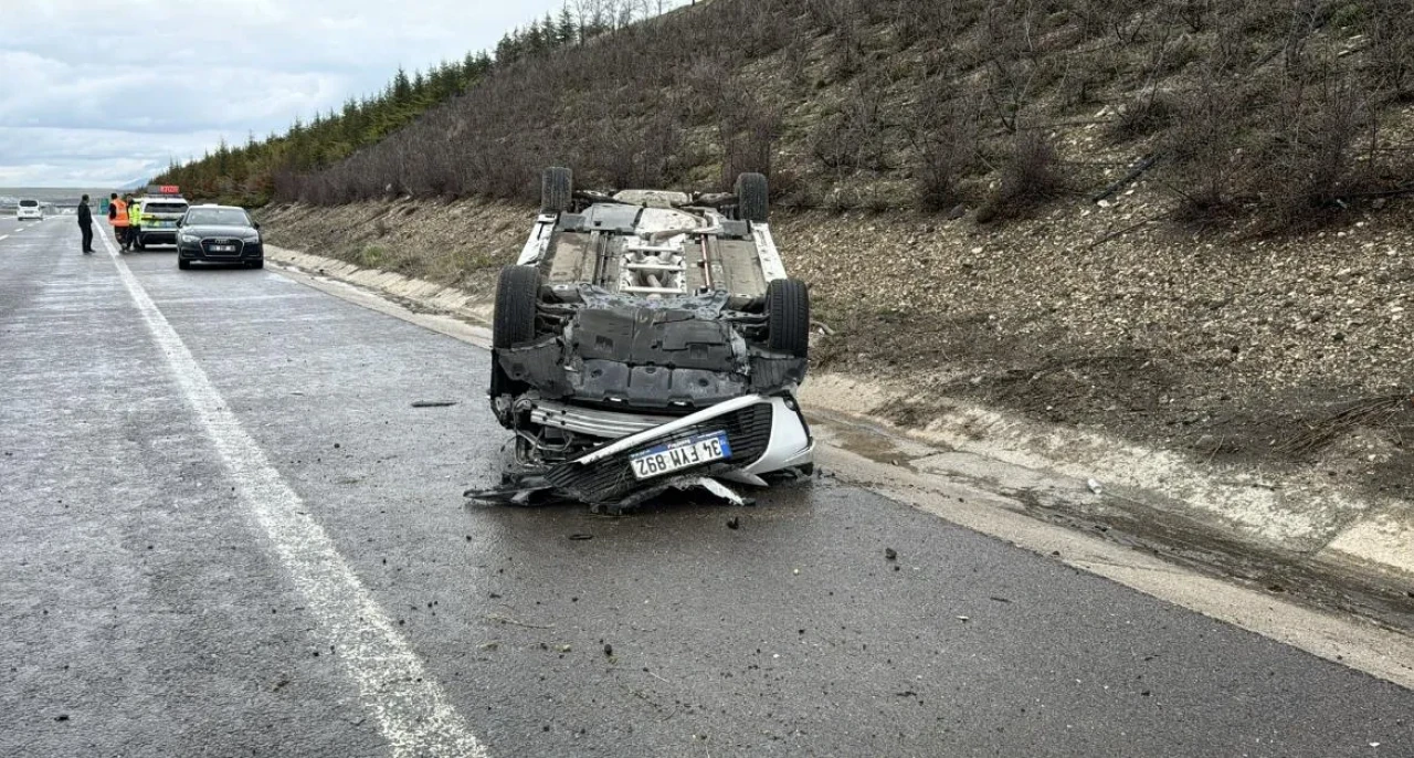 Niğde’de Dolu Yağışı Trafiği Felç Etti: 6 Ayrı Kaza, 2 Yaralı
