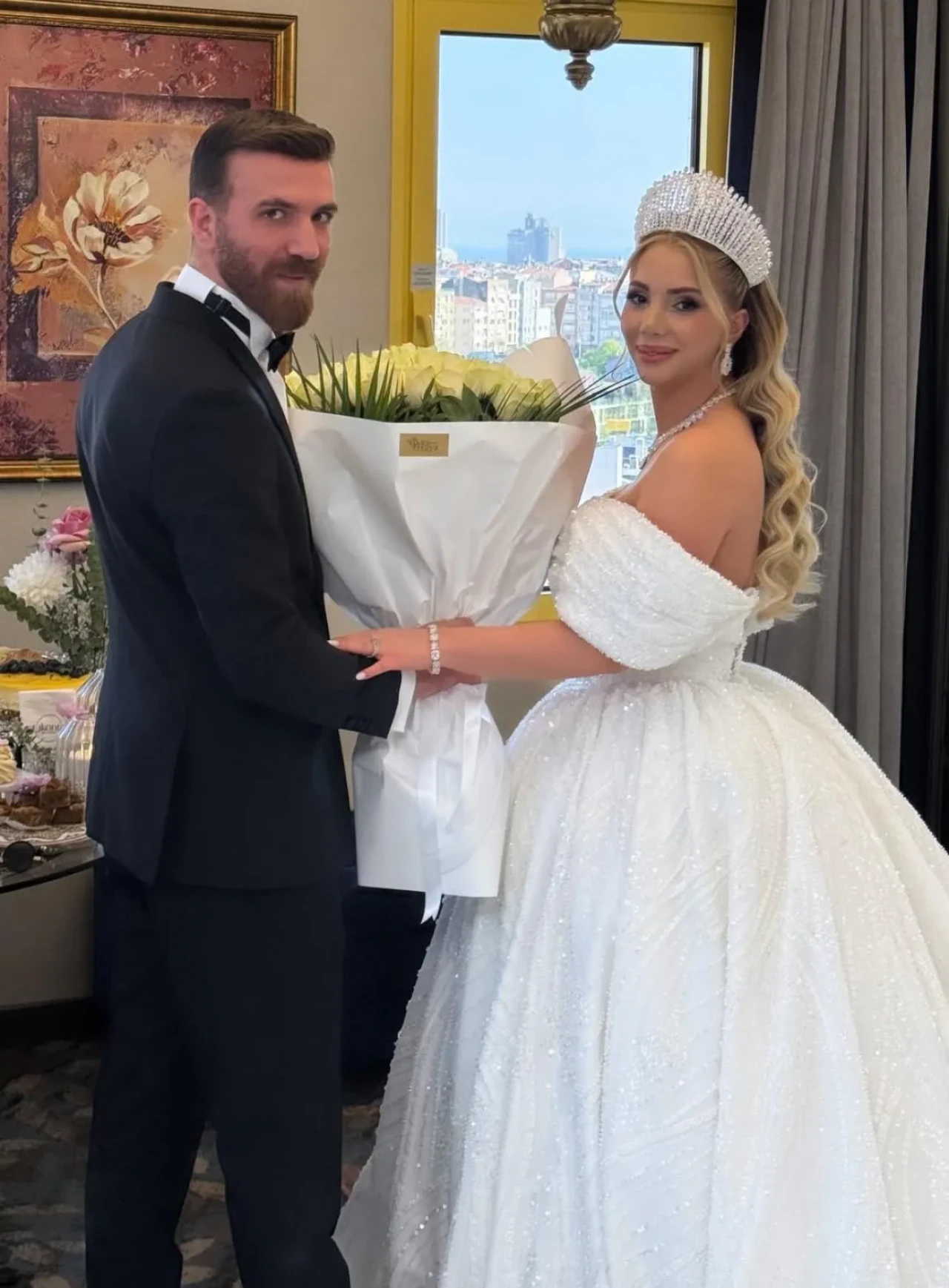 Aleyna Dalveren ile Fatih Erdem Evlendi! Altın Taç ve Kemer Detayları Sosyal Medyayı Salladı