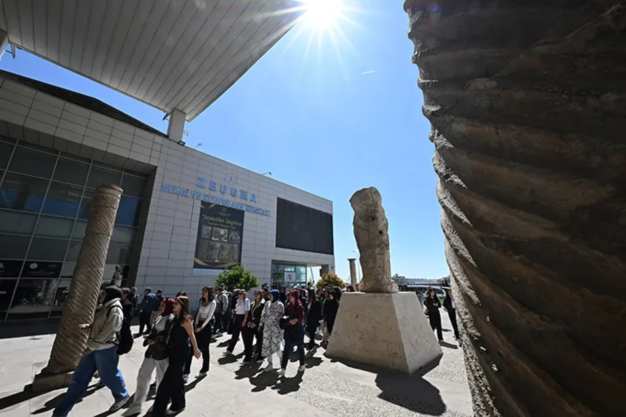 Zeugma Mozaik Müzesi İlk 3 Ayda Ziyaretçi Rekoru Kırdı: "Çingene Kızı" Büyük İlgi Gördü