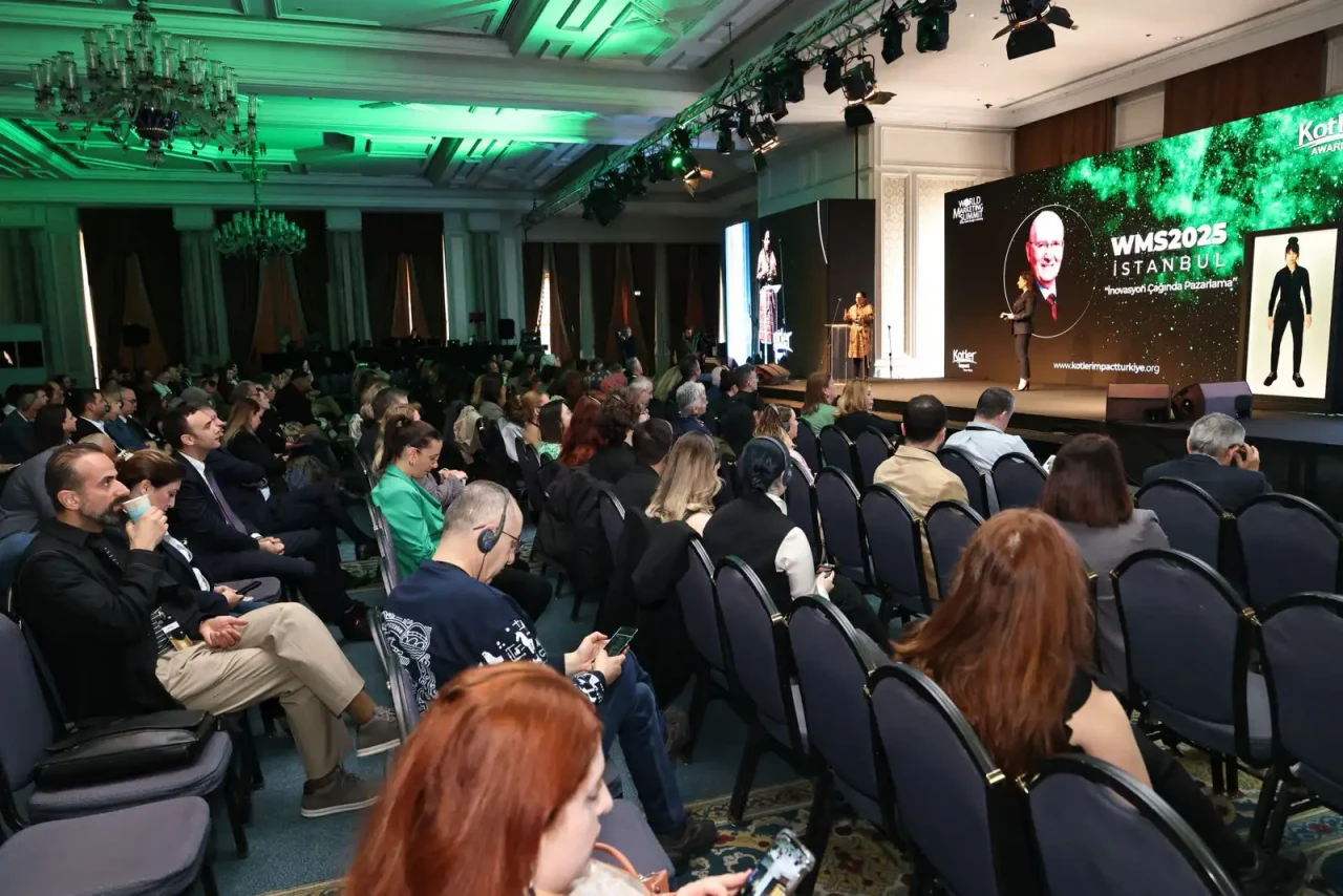 Dünyaca Ünlü Pazarlama Devleri Türkiye’de Buluştu: İşte Kotler Zirvesi’nden En Çarpıcı Anlar!