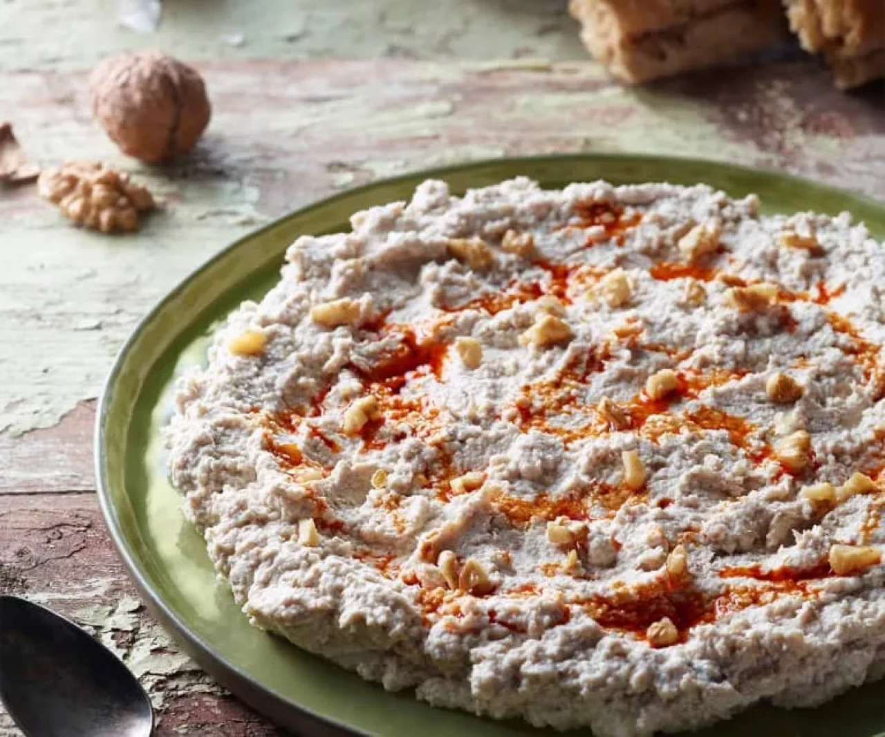 Damak Çatlatan Lezzet! İşte Evde Yapabileceğiniz Gerçek Çerkes Tavuğu Tarifi