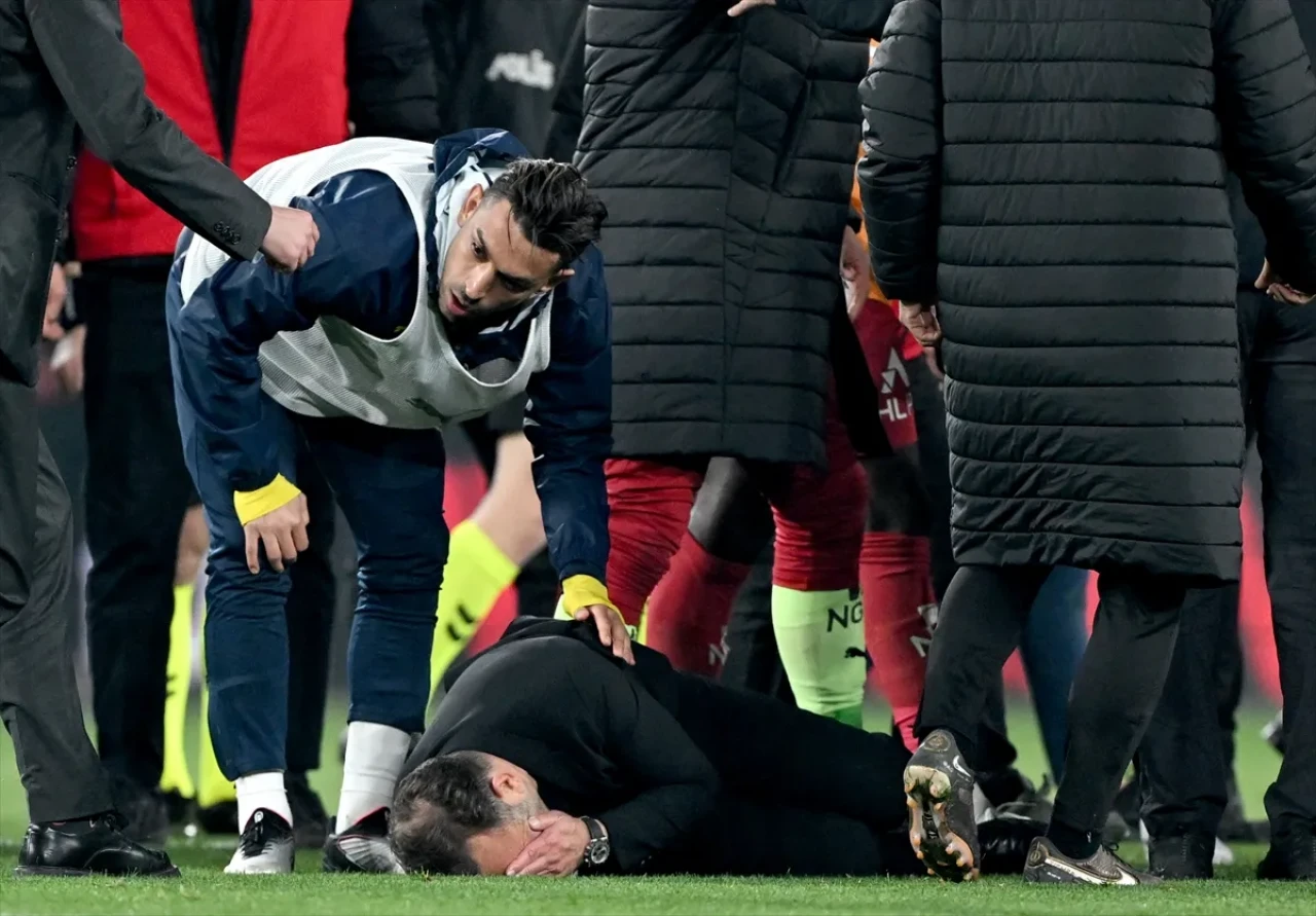 Galatasaray Yönetimi Olaylı Derbinin Ardından İtirazda Bulundu! Sarı Kırmızılı Yönetim Cezaları Yeterli Bulmadı