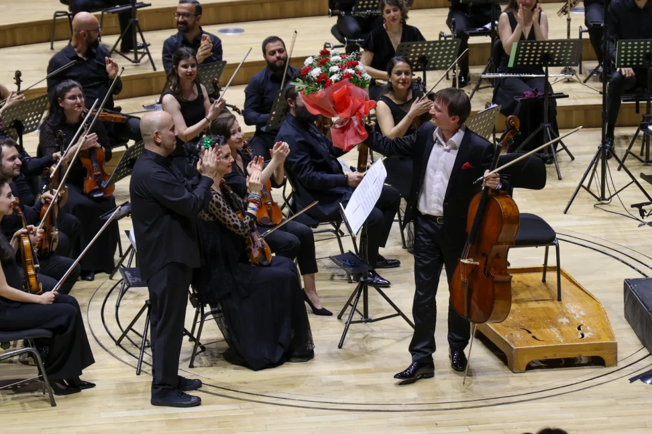 Ankara Müzik Festivali Büyüledi: Alman Virtüöz Kloeckner Ayakta Alkışlandı!