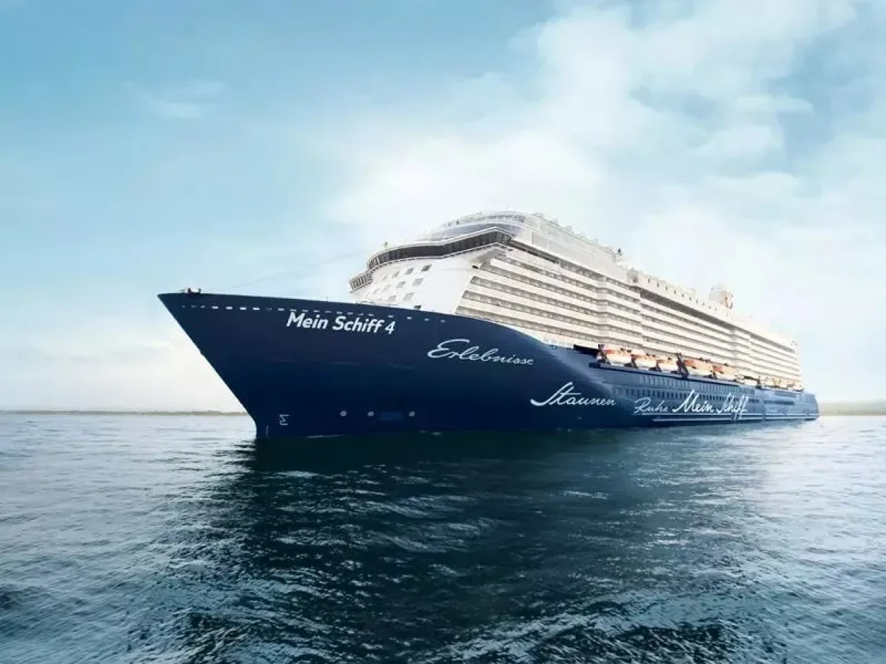 Mein Schiff 4’ten Antalya Çıkarması! 5000 Yolcu Şehri Dolaştı