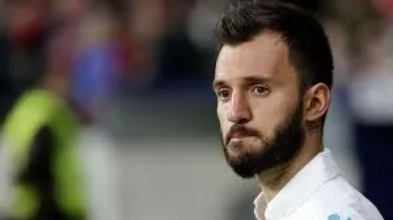 Emre Çolak Kimdir, Kaç Yaşında, Nereli, Evli mi, Hangi Takımlarda Oynadı?