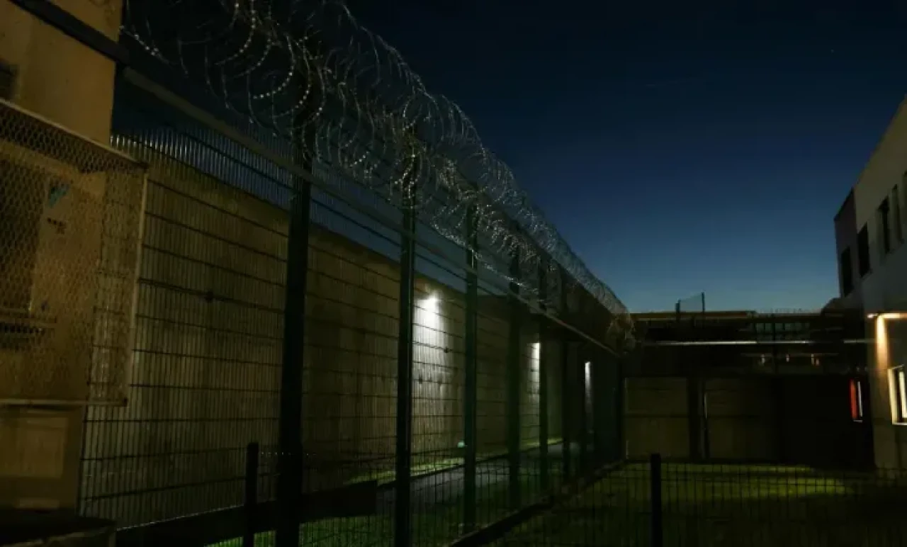 Uyuşturucu Kartelleri Mi Saldırdı? Cezaevlerine Ateş Açıldı!