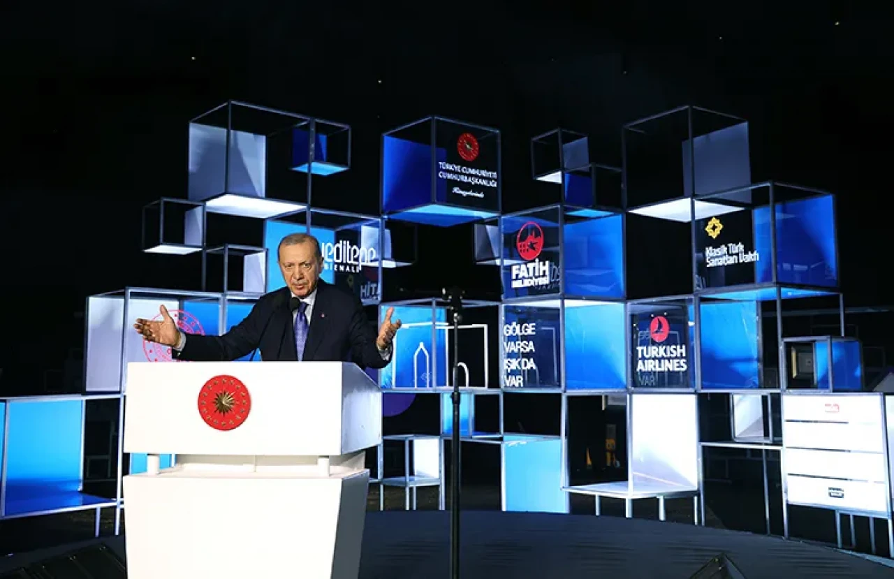 Cumhurbaşkanı Erdoğan: "Özgürlüğümüze ve kültürümüze uzanan ellere geçit vermeyiz"