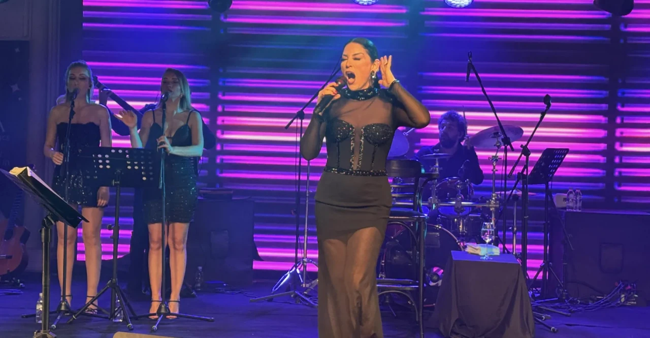 Aşkın Nur Yengi’den Bayram Gecesine Duygusal Dokunuş! Gözyaşları Sel Oldu…