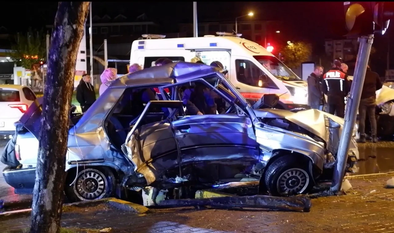 Kavşakta Ölümle Burun Buruna! Alkollü Sürücü Ortalığı Savaş Alanına Çevirdi