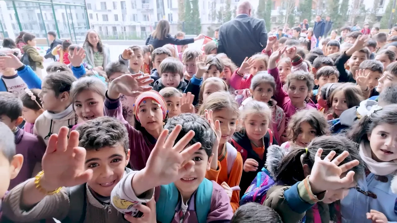 Asrın Felaketi Sonrası Gurur Tablosu: Türkiye’nin Evlatlarına Sahip Çıkışı