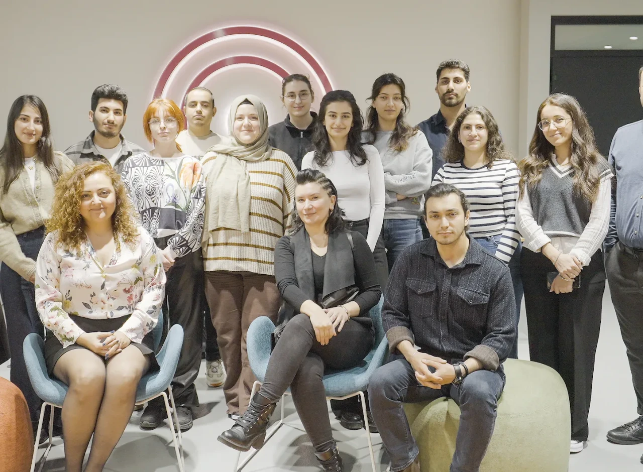 Geleceğin Mimarları Alüminyumla Tanışıyor: IQ Akademi’den Büyük Eğitim Hamlesi!