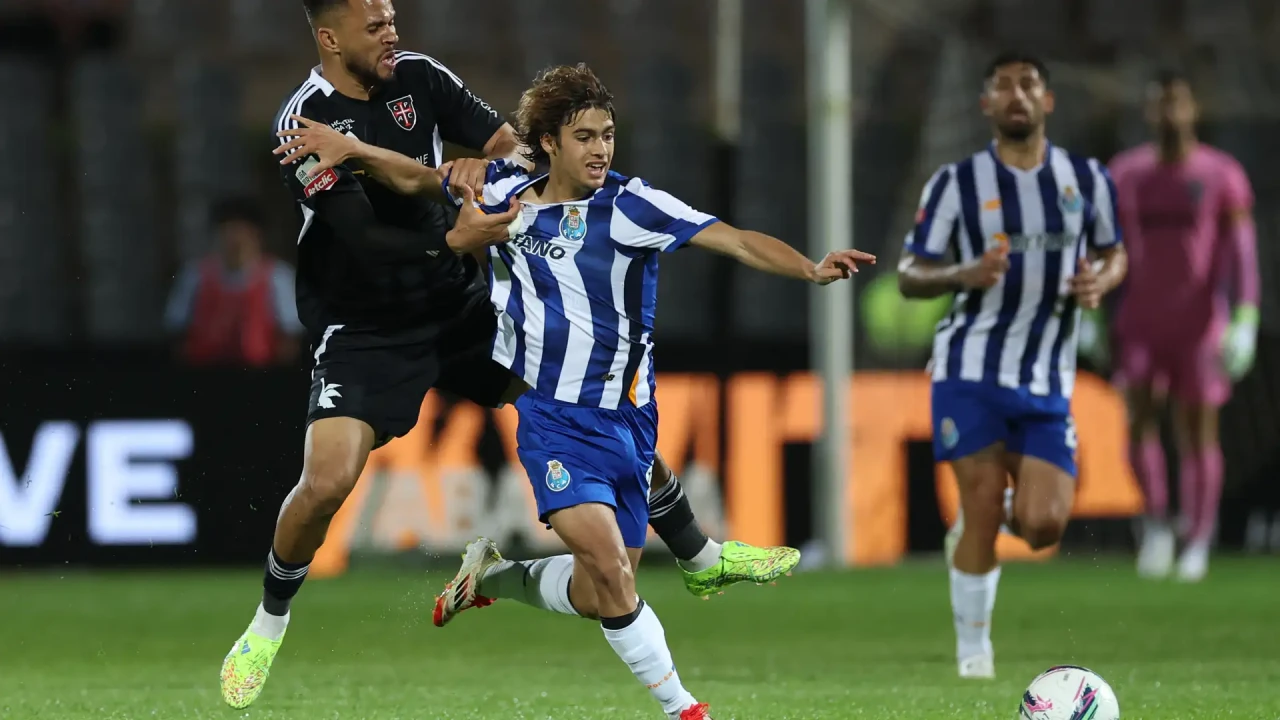 PSG’den Rekor Hamle: 17 Yaşındaki Genç Yıldız İçin 100 Milyon Euro Masada!