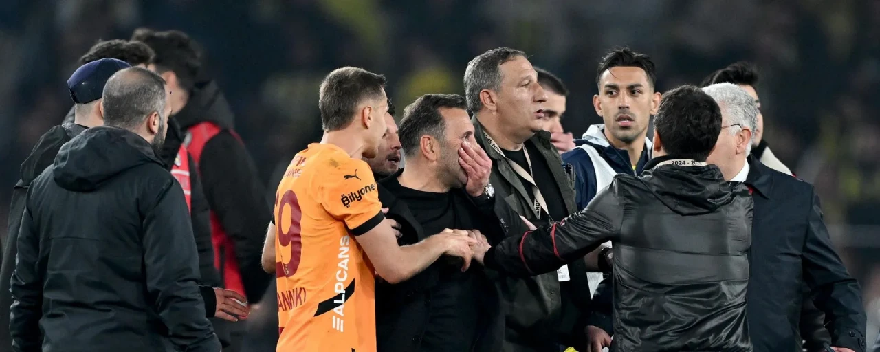 Galatasaray - Fenerbahçe Derbisinde Gerilim: Okan Buruk O Anı İlk Kez Anlattı!