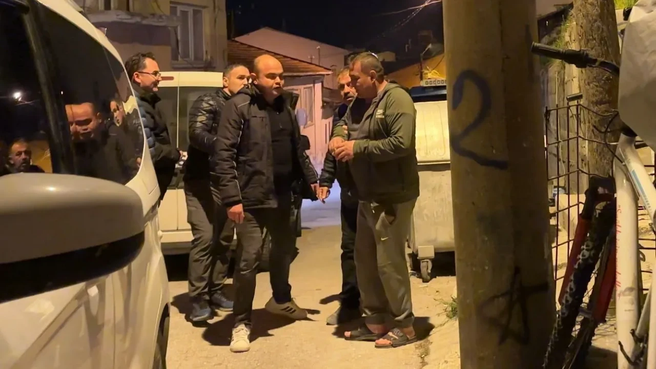 Burdur’da Gece Yarısı Dehşeti! Sokakta Av Tüfeğiyle Rastgele Ateş Açtı