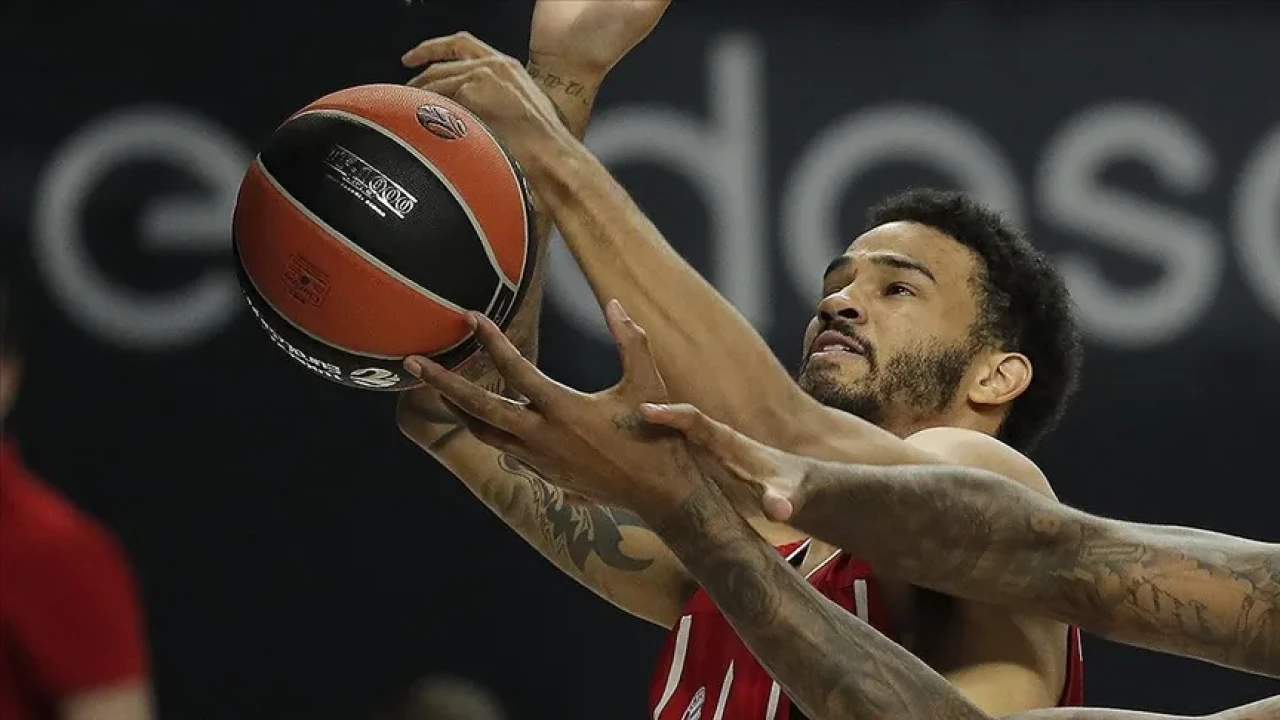 Kahraman Sessiz Ama Etkisi Büyük: Avrupa’da Yılın Savunmacısı Belli Oldu!