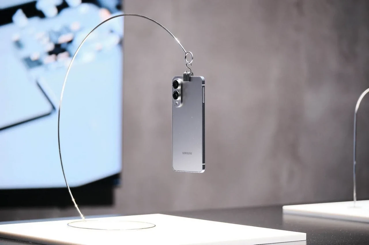 Bu Kadar İnce Bir Telefon Görülmedi: Galaxy S25 Edge Detaylarıyla Şaşırttı!