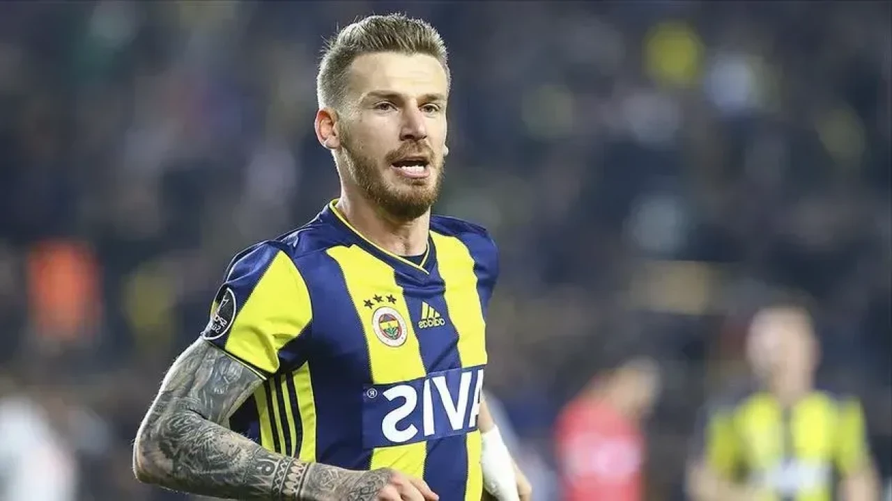 Serdar Aziz'in Futbolu Bıraktığı İddialarına Menajerinden Cevap Geldi! Tecrübeli Oyuncu Kariyerine Devam Edecek