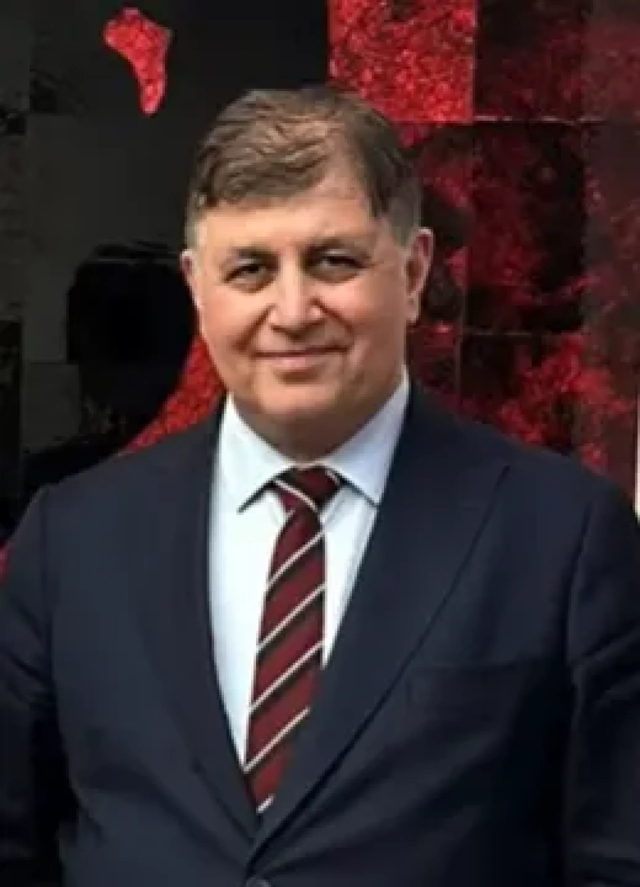 İzmir Büyükşehir Belediye Başkanı Tugay’dan Cezaevi Ziyareti: Siyasi Manipülasyonlara Destek Arayışı