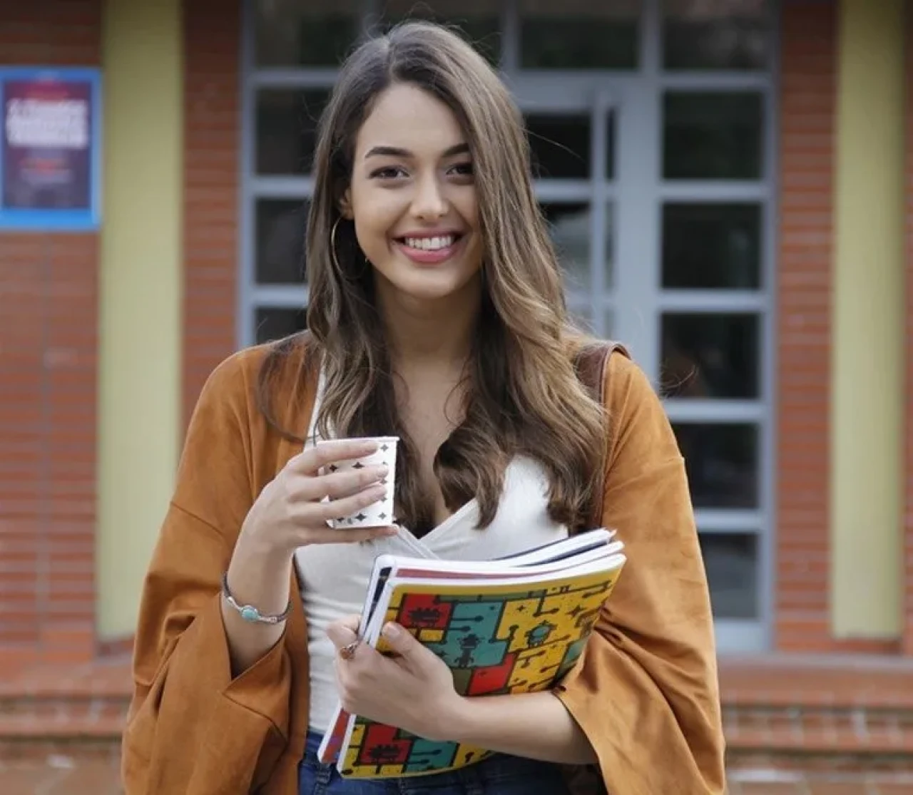 Dilan Çiçek Deniz’den Duygusal Paylaşım: "Anneanne Evi" Notuyla Gönülleri Isıttı