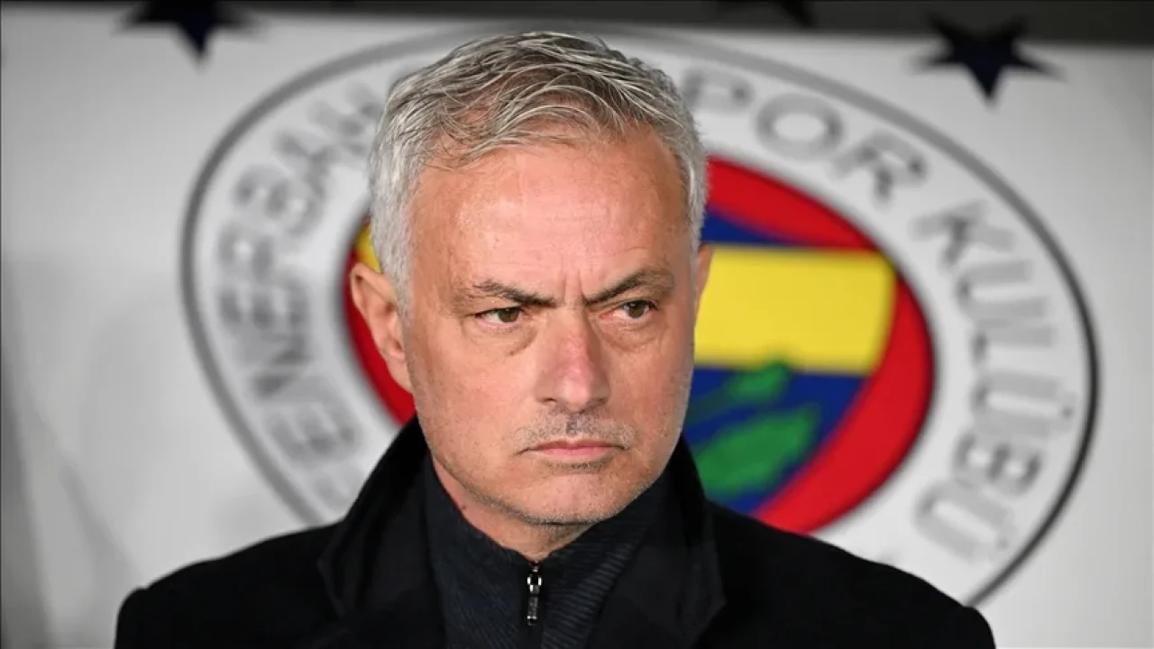 Jose Mourinho'dan Penaltı İsyanı: Galatasaray Maçında Çağırdınız, Bugün Neden Çağırmadınız?