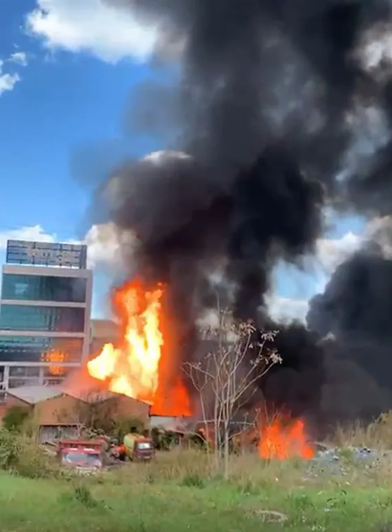 İkitelli Sanayi Sitesi’nde Kimyasal Fabrikada Yangın!