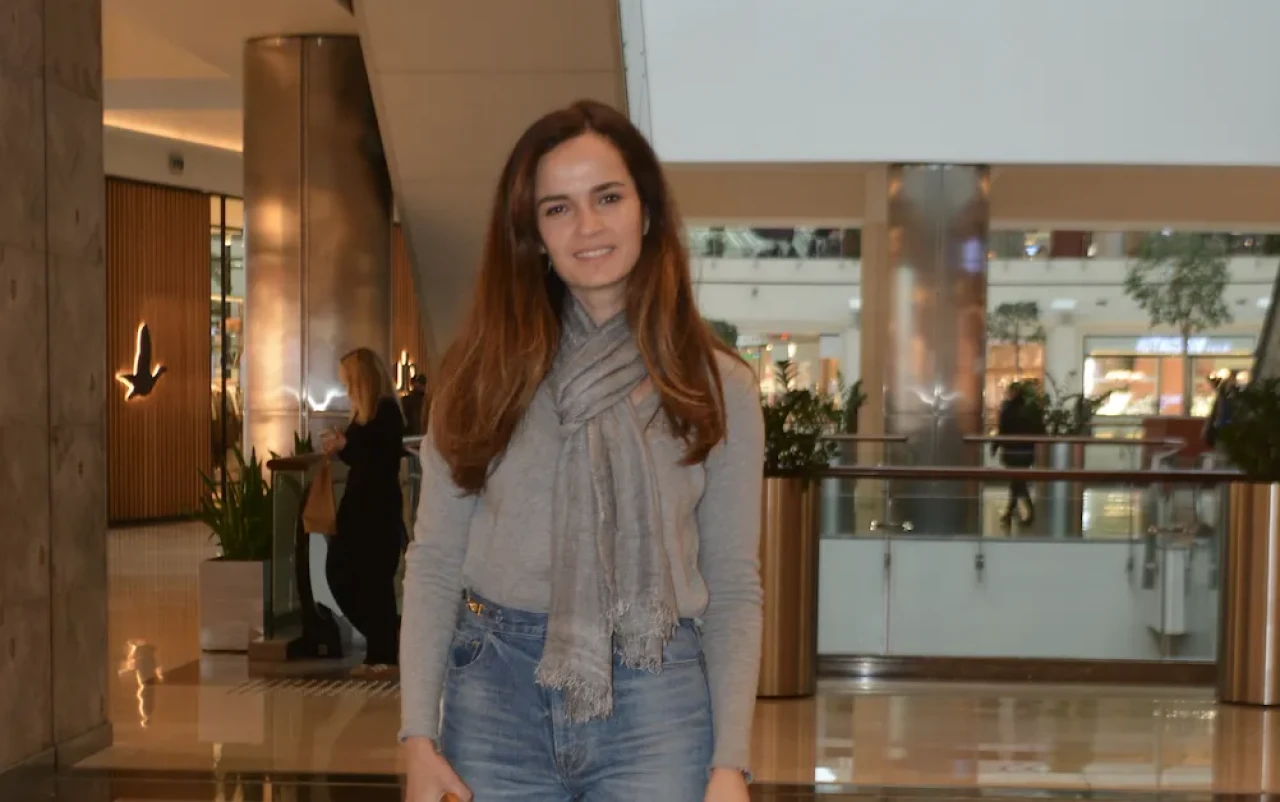 Ünlü Oyuncu Sezonu Açtı! Selin Demiratar Yeni Koleksiyon Peşinde