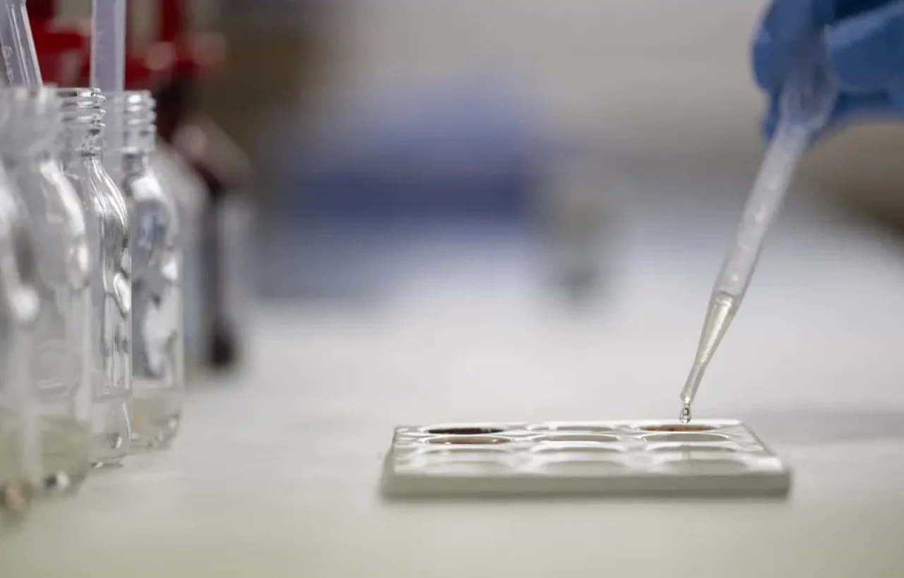 Kriminal Laboratuvarlarda Sessiz Deliller Konuşuyor: Suçların Şifresi Kimyasal Analizlerle Çözülüyor