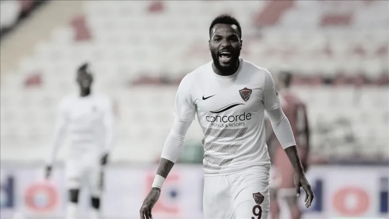 Aaron Boupendza Öldü mü, Neden Öldü, Kimdir, Nereli, Hangi Takımlarda Oynadı?