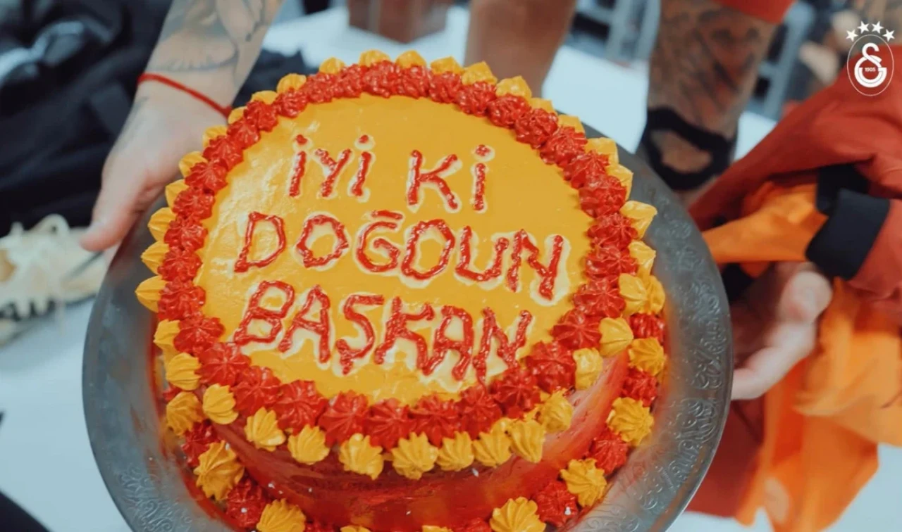 Fenerbahçe’ye Kadıköy’de Doğum Günü Sürprizi! Galatasaraylı Futbolculardan Başkan Ali Koç'a Pasta Jesti