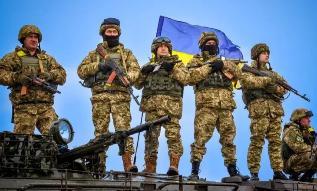 Savaş bitmiyor! Ukrayna’da sıkıyönetim 3 ay daha uzatıldı