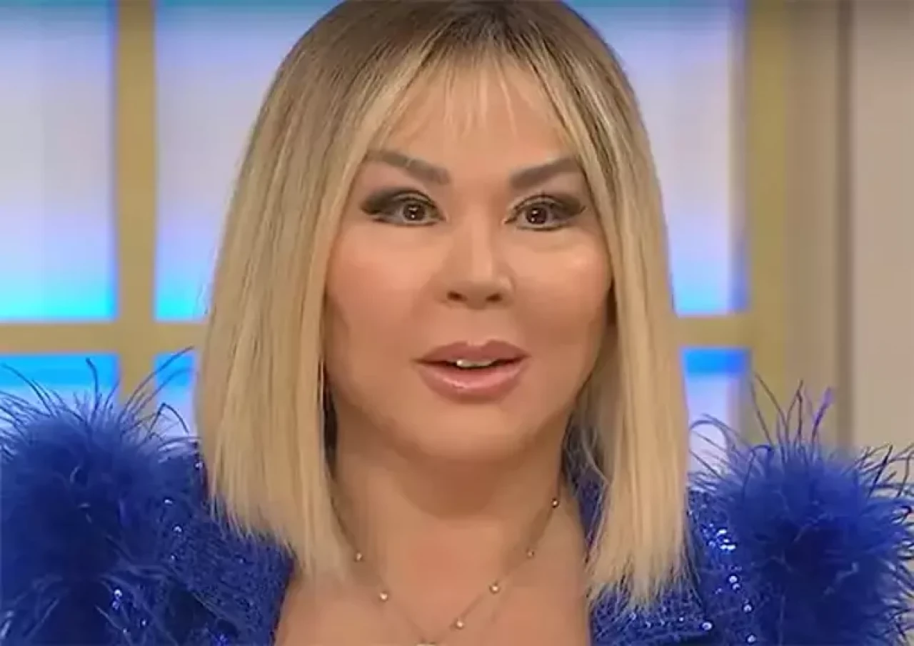 Safiye Soyman İlk Sahne Deneyimini Paylaştı! Sosyal Medyada Nostalji Rüzgarı Esti