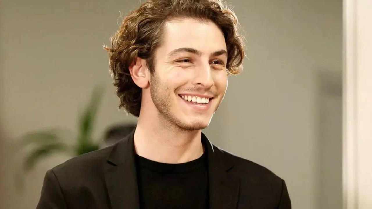 TRT'de Fırtına Gibi Ayrılık! Boran Kuzum Diziden Kovuldu, Yerine Gelecek İsim Herkesi Şoke Etti!